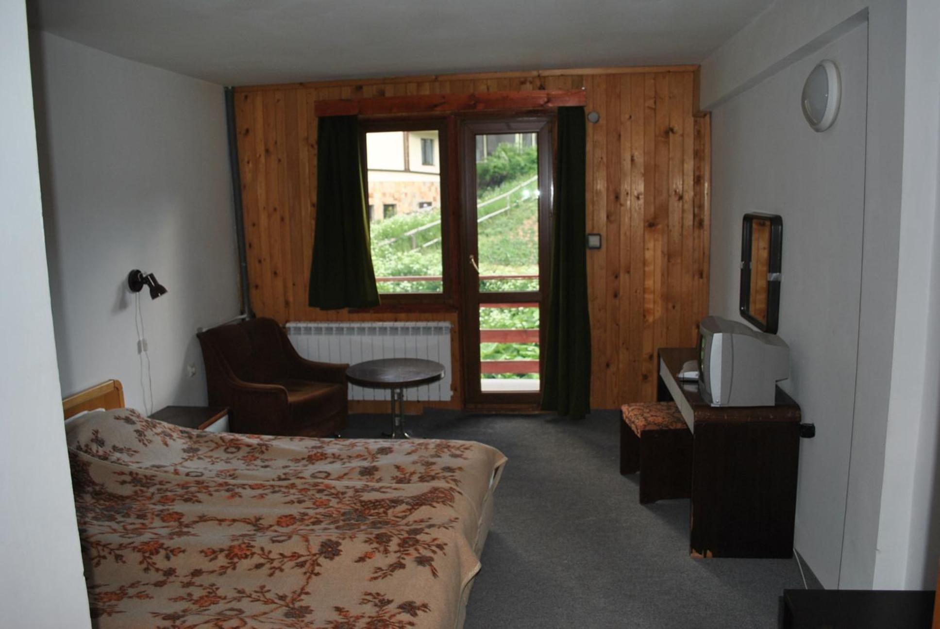 Kris Guesthouse Stoykite Exterior photo